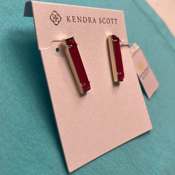NWT Kendra Scott Levi Earrings In Gold💓 - Picture 3 of 6